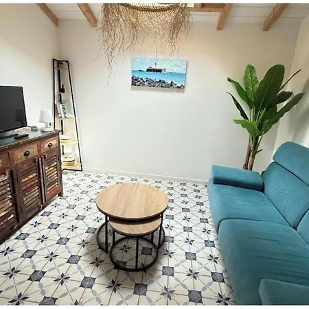 Leora - Climatisee, Parking, 6 Personnes אגדה
